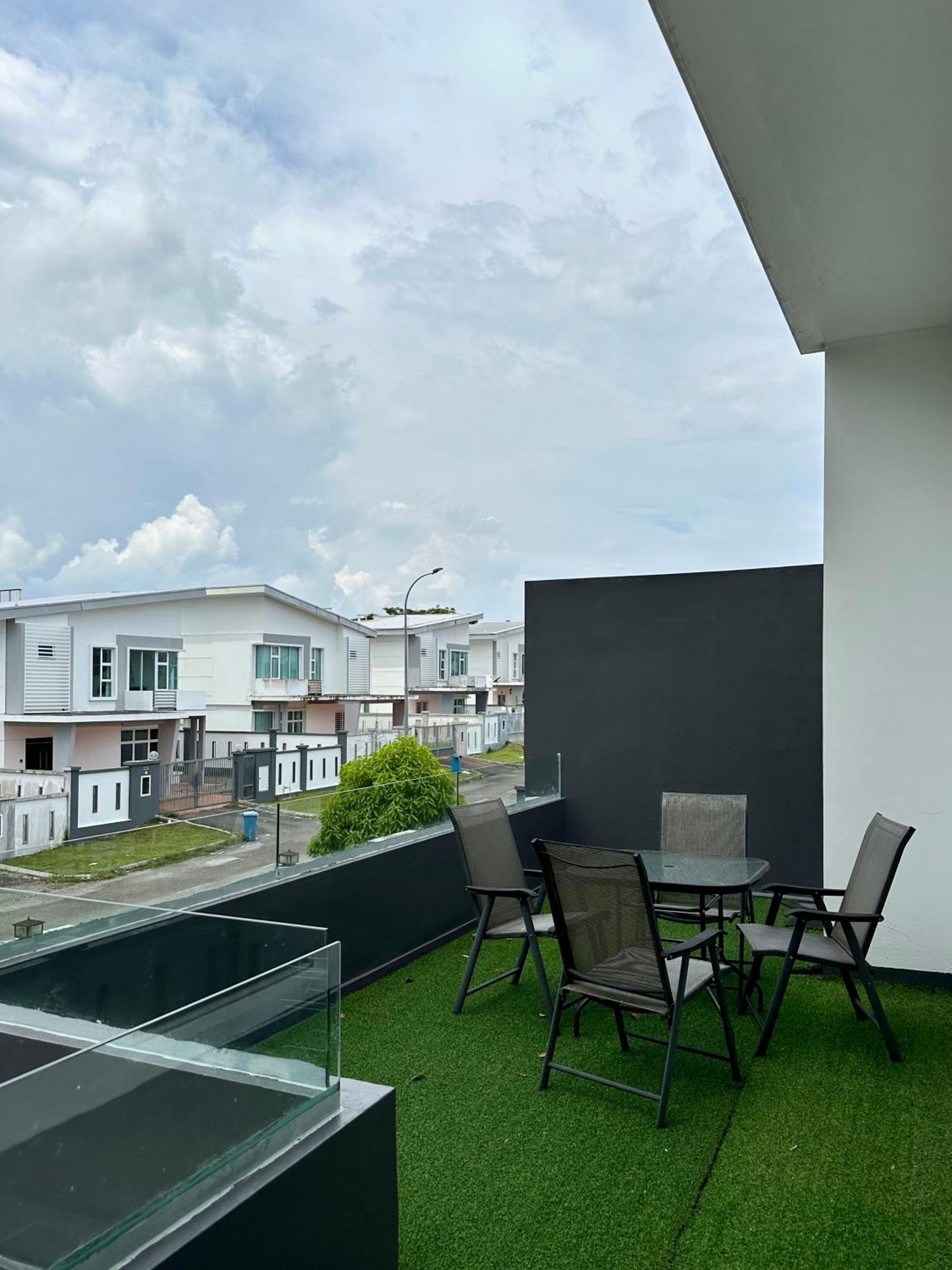 Fun 6rm 12 To 22 Pax Wifi Netflix Bbq Steamboat Games Water Park Villa