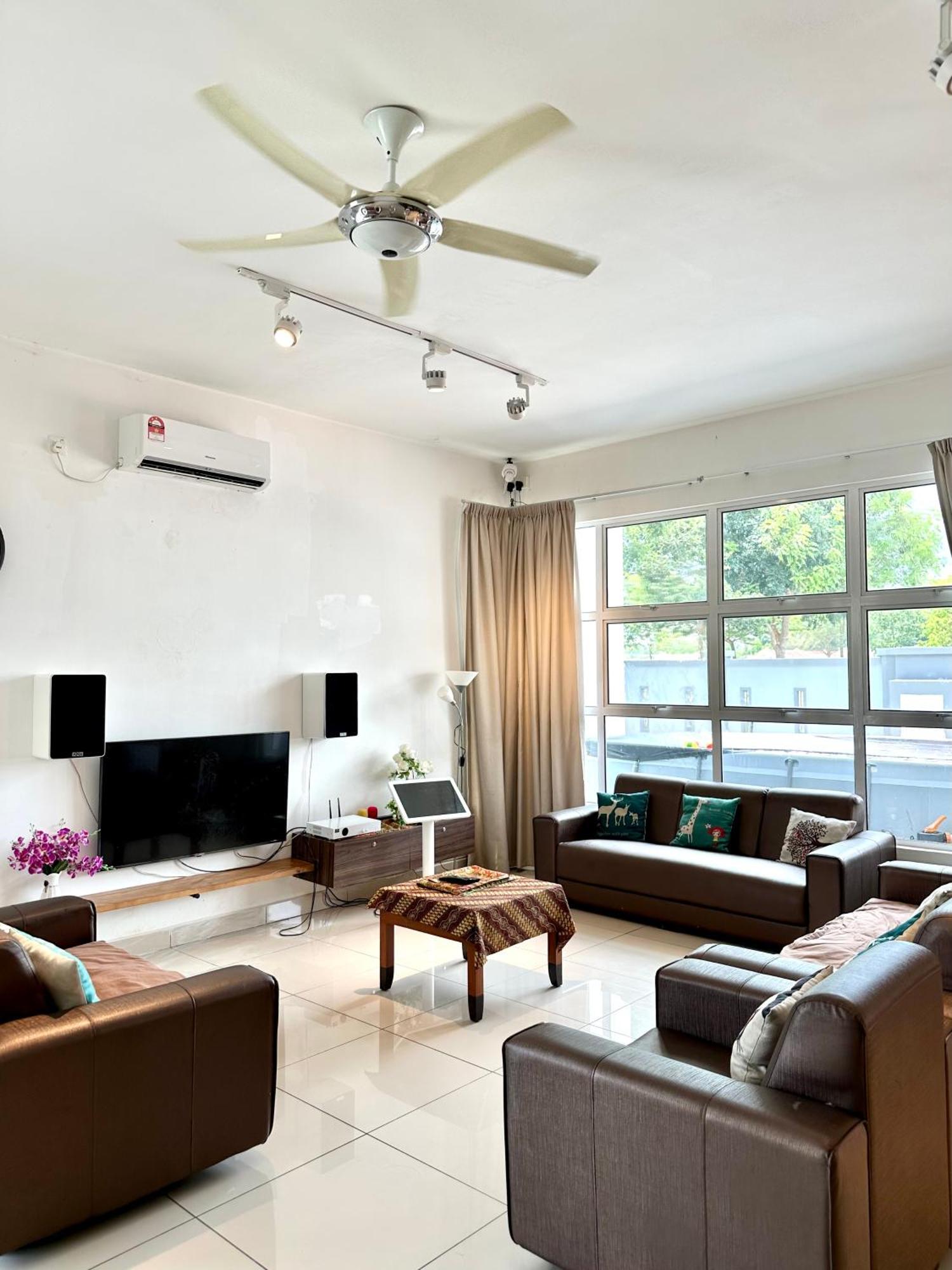 Fun 6rm 12 To 22 Pax Wifi Netflix Bbq Steamboat Games Water Park Villa