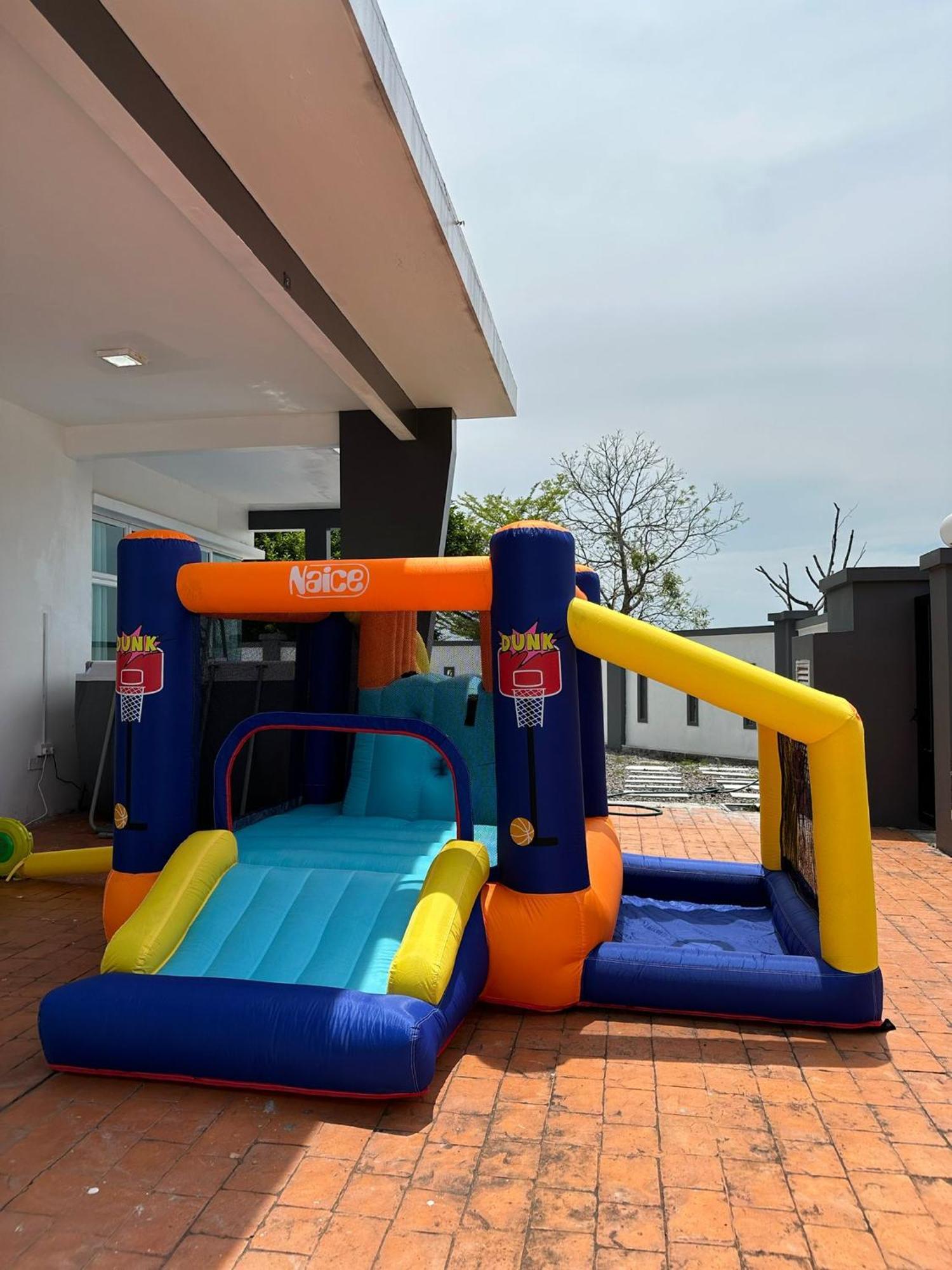 Fun 6rm 12 To 22 Pax Wifi Netflix Bbq Steamboat Games Water Park * Desaru