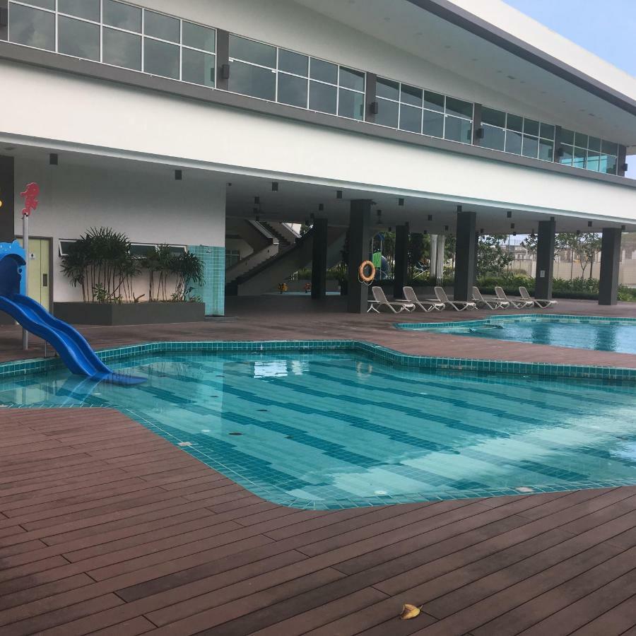 Fun 6rm 12 To 22 Pax Wifi Netflix Bbq Steamboat Games Water Park Villa *