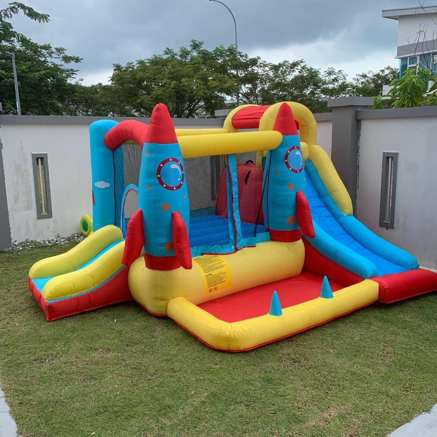 Villa Fun 6rm 12 To 22 Pax Wifi Netflix Bbq Steamboat Games Water Park Desaru